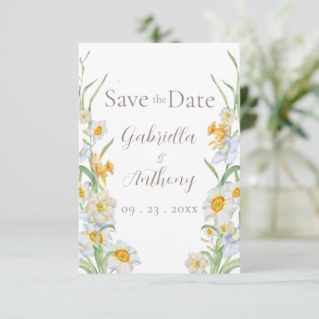 Weiße und gelbe Daffodia Blumenbraun-Schrift Save The Date (Stehend Vorderseite)