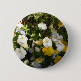 Weiße und gelbe Stiefmütterchen Button