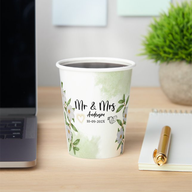 Weiße und grüne Wasserfarbe Pappbecher (InSitu)