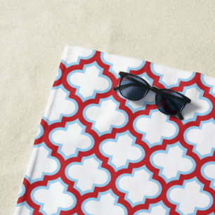 Weiße und rote Trellis, Gitter, Quatrefolie Strandtuch