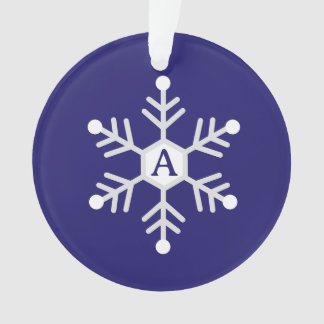 Weiße und silberne Schneekristall-Weihnachtsinitia Ornament