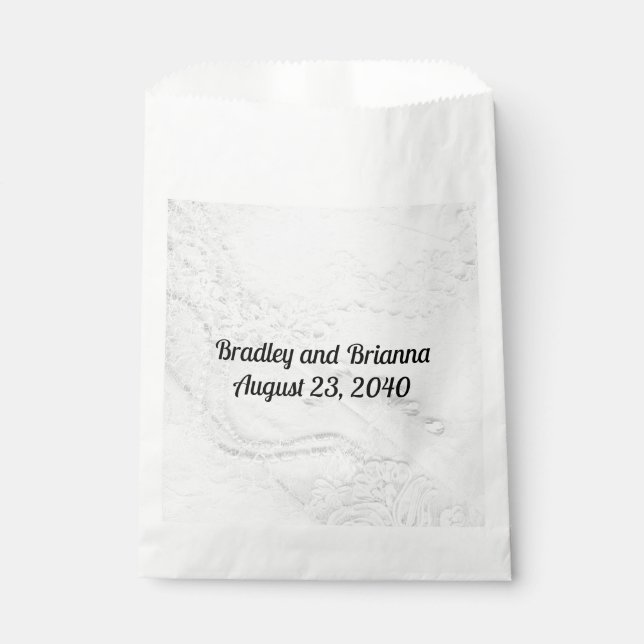 Weiße und silberne Spitzen und Perlen auf Satin We Geschenktütchen (Vorderseite)