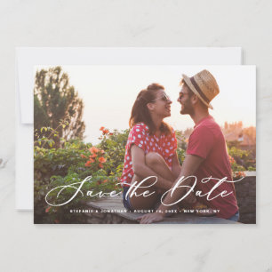 Weiße verspielte Kalligrafie-Overlay-Foto Save The Date