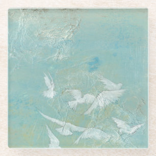 Weiße Vögel fliegen durch den blauen Himmel Glasuntersetzer