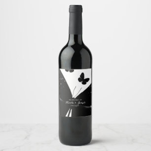 Weiße Weinlabels mit schwarzen Schmetterlingen für Weinetikett