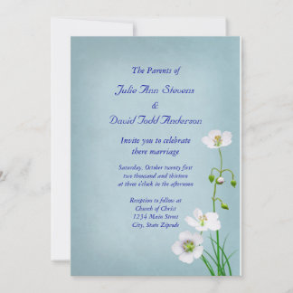Weiße Wildblume auf blauer Hochzeit Einladung