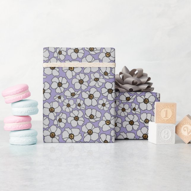 Weiße Wildblumen auf Lavendel Geschenkpapier (Babyparty)