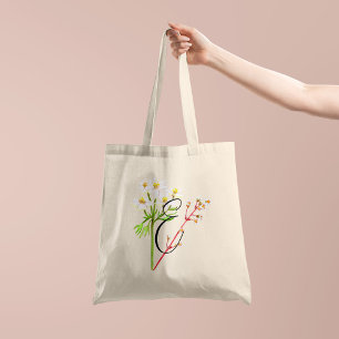 Weiße Wildblumen in Aquarell mit Anfangsbuchstabe Tragetasche