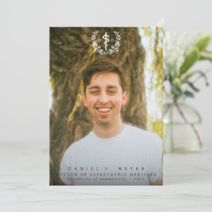 Weißer Abschluss eines Doktors der osteopathischen Ankündigung