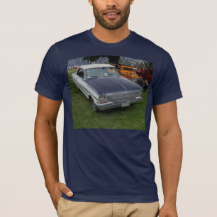 weißer chevy Nova 1963 mit Vorderansicht des T-Shirt