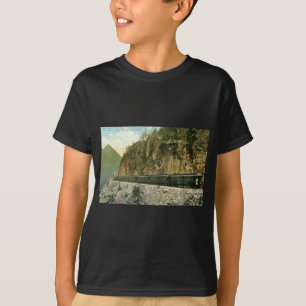 Weißer Durchlauf u. Yukon-Weg-Zug 1936 Vintag T-Shirt