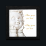 Weißer Engel Schmuckschachtel<br><div class="desc">Skulptur eines hübschen Cupid. Platz für Ihre Liebe-Nachricht daneben. Nützlich für Feiern und Veranstaltungen wie Hochzeit, Jubiläum, Valentinstag.</div>