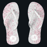 Weißer Glitzer und rosa Diamantflippen Flip Flops<br><div class="desc">Schön und sehr elegant aussehend Drehte Flop Shoes mit Imitaten rosa Diamanten auf einem Imitat weißen Glitzer Hintergrund bereit für Sie mit Ihrem ersten personalisieren. ⭐ Dieses Produkt ist zu 100% benutzerdefinierbar. *****Klicken Sie auf die SCHALTFLÄCHE ANKLICKEN, um hinzuzufügen, zu löschen, zu verschieben, zu verändern, umzudrehen, zu drehen, etc... alle...</div>