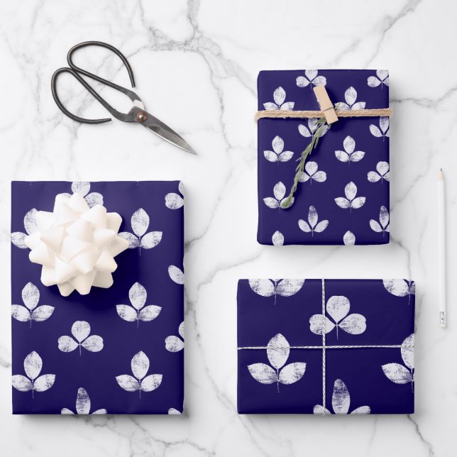 Weißer Klee Marineblau Geschenkpapier Set (Vorderseite)