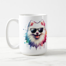 Weißer kleiner Spitz Hund mit Sonnenbrille Kaffeetasse