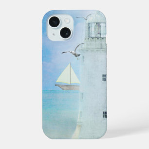 weißer Leuchtturm mit Segelboot iPhone 15 Hülle