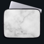 Weißer Marmor mit Personalisiertem Monogramm und N Laptopschutzhülle<br><div class="desc">Weißer Marmor mit Personalisiertem Monogramm und Namensschild mit Monogramm und Name in grauem,  modernem Sans Serif-Schriftart auf weißem Marmorboden.</div>