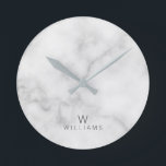 Weißer Marmor mit Personalisiertem Monogramm und N Runde Wanduhr<br><div class="desc">Weißer Marmor mit Personalisiertem Monogramm und Namensschild mit Monogramm und Name in grauem,  modernem Sans Serif-Schriftart auf weißem Marmorboden.

Ideal als Hauswärmeschenk,  Hochzeitsgeschenk,  Urlaubsgeschenk,  Familiengeschenk und Wiedersehen Geschenk für jeden besondere Anlässe.</div>