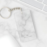 Weißer Marmor mit Personalisiertem Monogramm und N Schlüsselanhänger<br><div class="desc">Weißer Marmor mit Personalisiertem Monogramm und Namensgeschenk mit Monogramm und Namen in grau modernen sans serif Schriftart Stil auf weißem Marmorboden. Perfektes Geschenk für Vater,  Ehemann,  Familie,  Jungverheiratete und vieles mehr. Auch perfekt als Brautmädchen und Trauzeugen Geschenk,  Hochzeitsgeschenk,  Urlaubsgeschenk,  Familiengeschenk Wiedersehen und Geschenk für alle besondere Anlässe.</div>