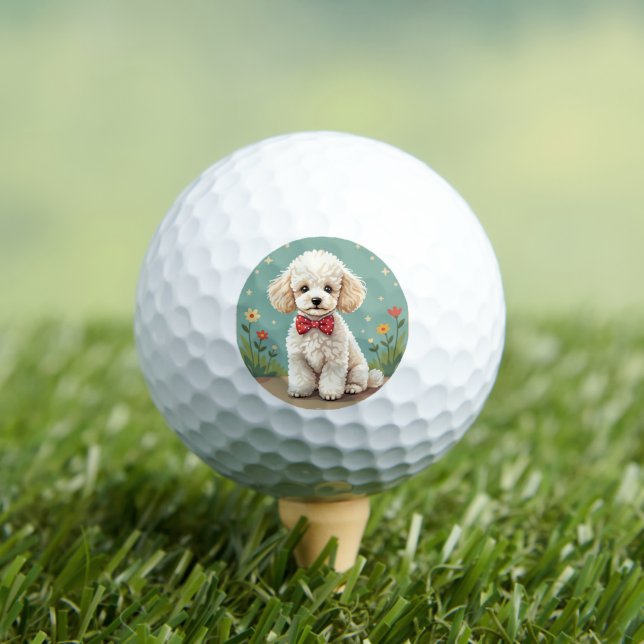 Weißer niedlicher Pudel mit Fliege Golfball (Insitu T-Shirt)