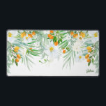 Weißer Orchideen und Kumquats Sommer Schreibtischunterlage<br><div class="desc">Fügen Sie Ihrem Arbeitsbereich einen Blumenakzent mit dieser Aquarellmatte hinzu. Es ist mit weißen Orchideen,  Kumquats und Grünpflanzen in Aquarellfarbe ausgestattet. Personalisieren Sie diese,  indem Sie Ihre Daten hinzufügen. Diese Orchideenmatte ist perfekt als Geschenk.</div>