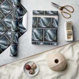 Weißer Pfau im Nachtwald Geschenkpapier
