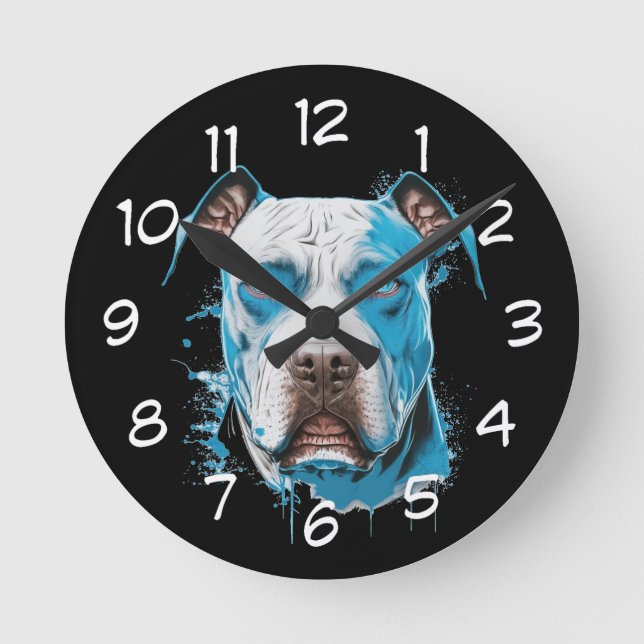 Weißer Pitbull mit blauen Augen Runde Wanduhr (Vorderseite)