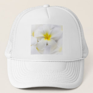 Weißer Plumeria-Blumefrangipani-BlumenBlumen Truckerkappe