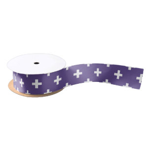 Weißer Polka kreuzt auf Ultraviolett Satinband