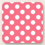 Weißer Polka Punkte auf Korallen Untersetzer<br><div class="desc">Weißer Polka Punkte auf Korallen</div>