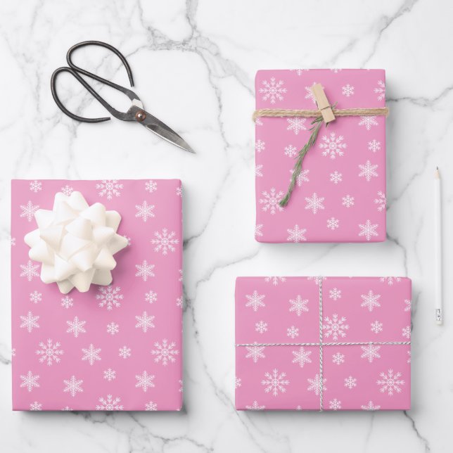 Weißer Schneeflocken auf rosa Untergrund Geschenkpapier Set (Vorderseite)