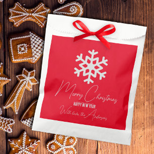 Weißer Schneeflocken für Weihnachten am Roten Weih Geschenktütchen