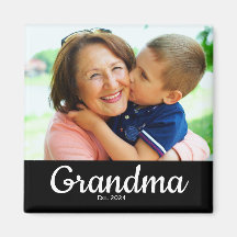 Weißer Schriftzug Established Grandma 
