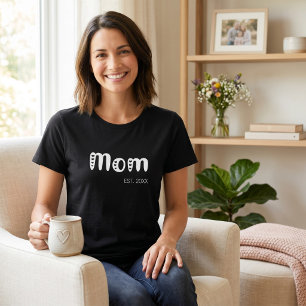 Weißer Schriftzug Established Mom Cute Hearts T-Shirt