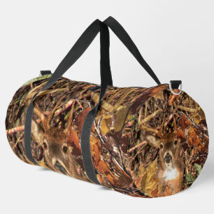 Weißer Schwanz Hirschkopf Energie auf einem Duffle Bag