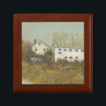 Weißer Stall Erinnerungskiste<br><div class="desc">Weißer Stall II von Marilyn Wendling. Weißes Gebäude und Zuhause inmitten von Blume auf dem Land.</div>
