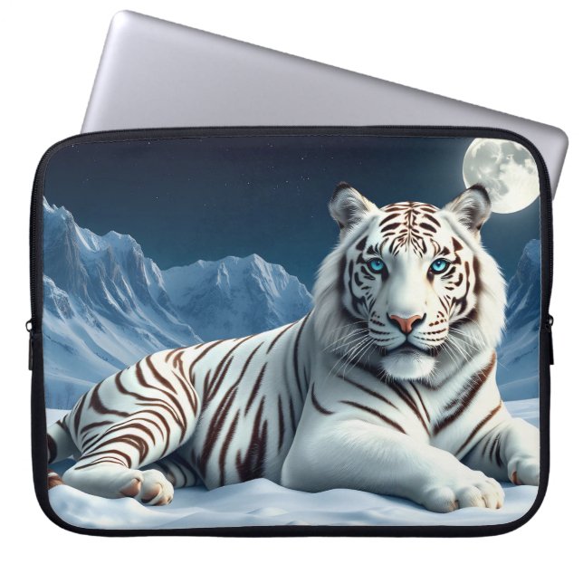 Weißer Tiger im Schnee und in den Bergen Laptopschutzhülle (Vorderseite)
