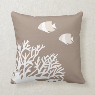 Weißer und Elfenbeinbeige Tropischer Angelfisch Kissen