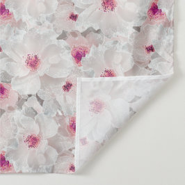 Weißer und rosafarbener Blumen Wandteppich