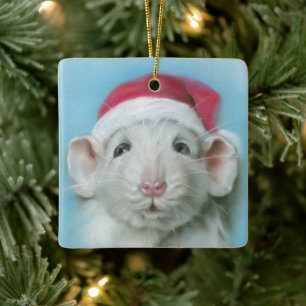 Weißer Weihnachtsrat mit Weihnachtsmannmütze Pas Keramikornament
