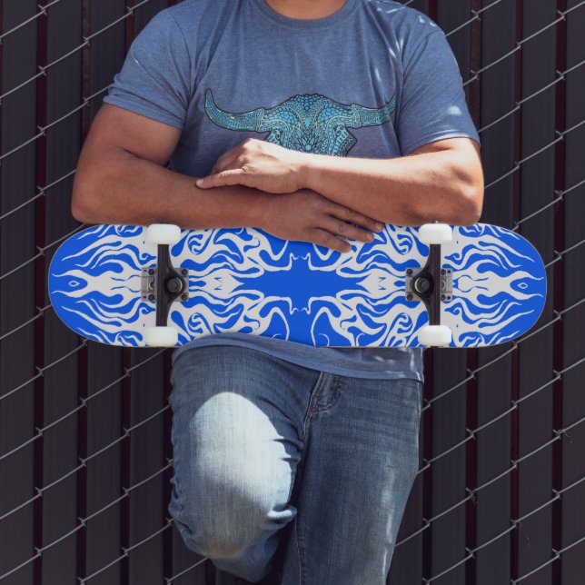 Weißes abstraktes gebrochenes Herz Stammesdesign Skateboard (Außenbereich 3)