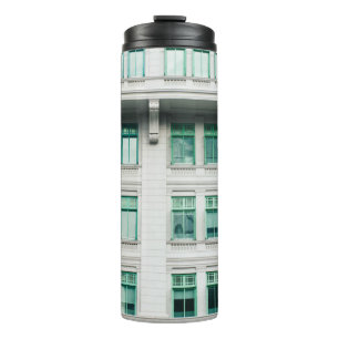 WEIßES BETONGEBÄUDE-3 THERMOSBECHER