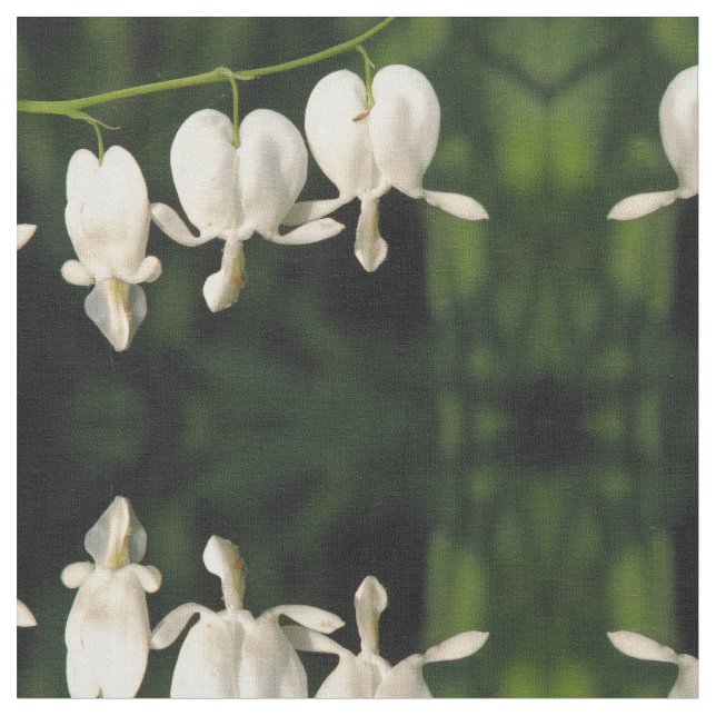 Weißes blutendes Herz Stoff (Nahaufnahme)