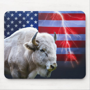 Weißes Buffalo mit amerikanischer Flagge und Blitz Mousepad