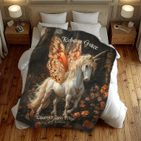Weißes Einhorn mit orangefarbenen Schmetterlingswe