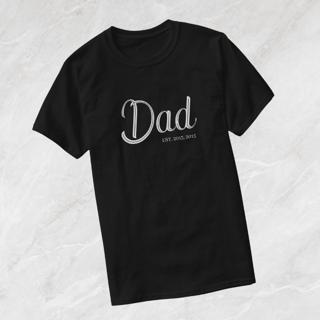 Weißes Established Dad T-Shirt mit Schriftzug (Von Creator hochgeladen)