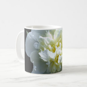 Weißes Foto mit Blumen Kaffeetasse