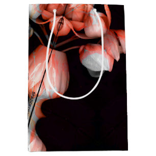 "Weißes Herz in Schwarz von der Sonne" Mittlere Geschenktüte