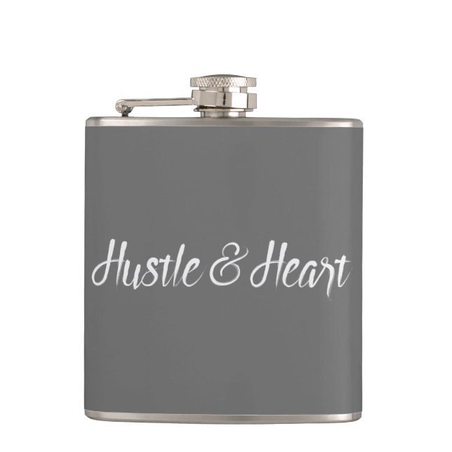 Weißes Hustel und Herztypografie Flachmann (Vorderseite)