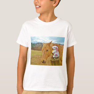 Weißes Kaninchen und blutgelbes Pferd T-Shirt